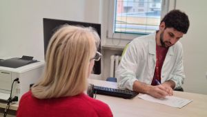 È affetta da fibromialgia, ma non le viene riconosciuto il grado: “Devo pagarmi cure e medicine”
