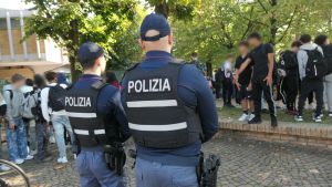 Il giorno della Gen Z: “Teniamo aperti i negozi in centro, anche se oggi si venderà poco”