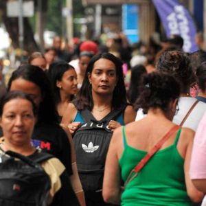 Mulheres, do rosário à resistência democrática