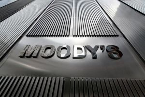 Moody’s da un respiro a Francia y mantiene la calificación crediticia del país