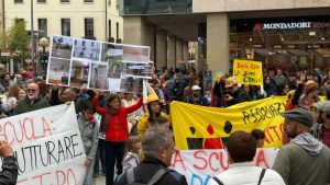 «Scuole più sicure»: il corteo di 500 genitori in centro a Padova