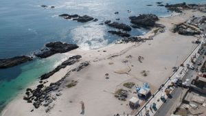 El plan liderado por los ministros Quiroz, Parot y Mas para transformar Bahía Inglesa en un polo inmobiliario y turístico Por Benjamín Astudillo 24 Oct. 2026, 5:23 pm 4 min Compartir