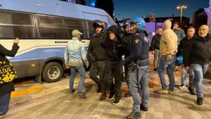 Corteo dei giovani a Padova, 4 anarchici arrestati: «Volevano bloccare i treni»