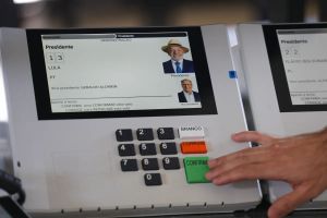 Um voto em homenagem a meu pai, o velho Alaor do Leão. E a um Brasil pacificado.