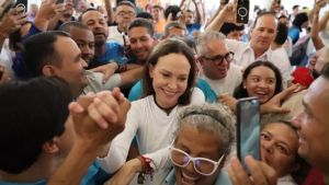 “Estoy aquí, con ustedes”: María Corina Machado regresa a Venezuela después de 10 meses Por Ex-Ante 25 Oct. 2026, 1:05 pm 4 min Compartir