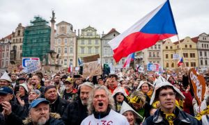 Na Češkem protesti proti ukinitvi prispevka za javno radiotelevizijo