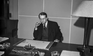 Du Cambodge à l'Inde, Michaël de Saint-Chéron retrace le destin d'André Malraux cinquante ans après sa mort