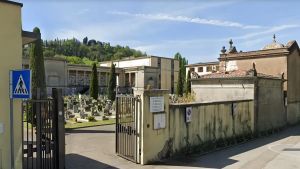 Montevarchi, Ognissanti: cambia la viabilità intorno al cimitero, scattano divieti e senso unico