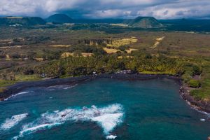 Hawaii residents left to fend for themselves by California investor
