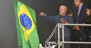 O que vai acontecer com US$ 740 bi de brasileiros no exterior