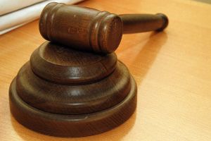 Суд в Армении поддержал церковь в конфликте с Пашиняном