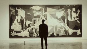 A unos pasos del 'Guernica'