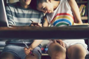 Sexualidade na adolescência: conversar é também proteger