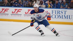 Why Oilers are slow-cooking Ike Howard's development