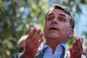 Flávio Bolsonaro não é Guaidó