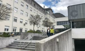 Od usode bolnišnice in pitne vode do cenejšega ogrevanja: Kdo so trije kandidati, ki želijo voditi Jesenice?