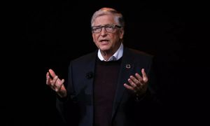 Bill Gates meni, da so pred umetno inteligenco varni le štirje poklici