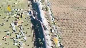 A los trenes, y a los españoles, les ha salido el seis doble