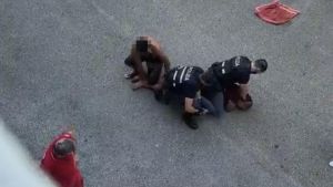 Frasi choc sulla morte di Fakir: “Inaccettabili”. Le scuse pubbliche del poliziotto alla famiglia. “Contesto teso, ma non è una giustificazione”