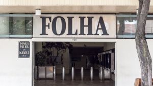 Folha aponta culpado pela fuga de Flávio Bolsonaro. O de sempre