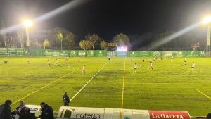 Aprobado y gracias en Guijuelo (3-1): el Sporting remonta para pasar a la siguiente ronda de Copa
