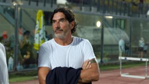 Livorno, il diesse Alessandro Lucarelli inibito fino al 30 novembre dopo le proteste di fine gara a Spezia