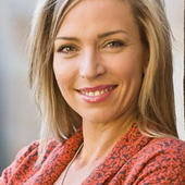 Bronwyn Lea
