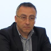 Деян Стаматов