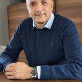 Dr Dino Dogan