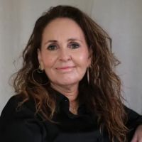 Anne Marit Naustvik